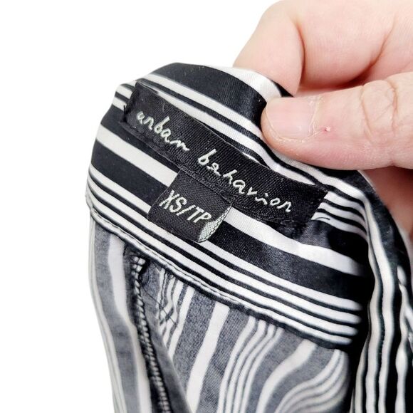 2/$20 Urban Behavior Silver & Black Buttons Down Shirt Top Size: XS - Picture 7 of 9